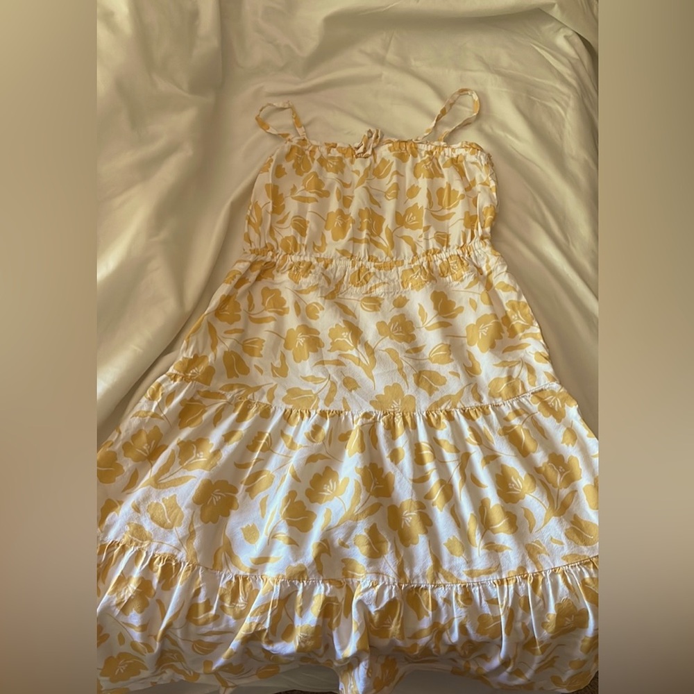 Summer orange and white flower dress from Old Navy, size 10-12 for girls.